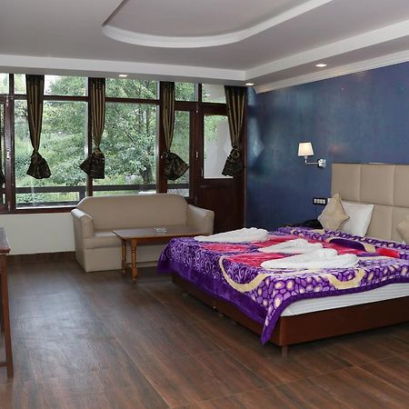 Hotel Green Tara Manāli Екстериор снимка