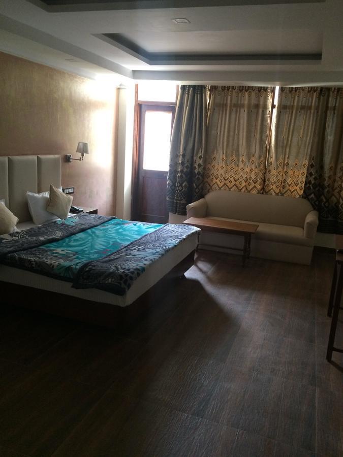 Hotel Green Tara Manāli Екстериор снимка