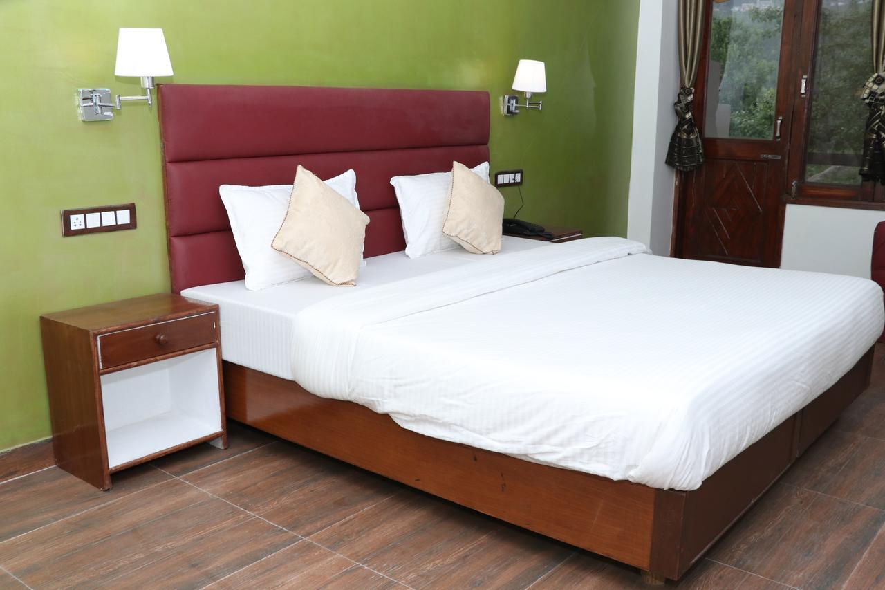 Hotel Green Tara Manāli Екстериор снимка
