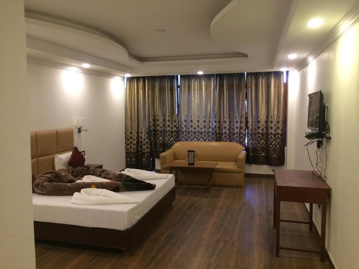 Hotel Green Tara Manāli Екстериор снимка
