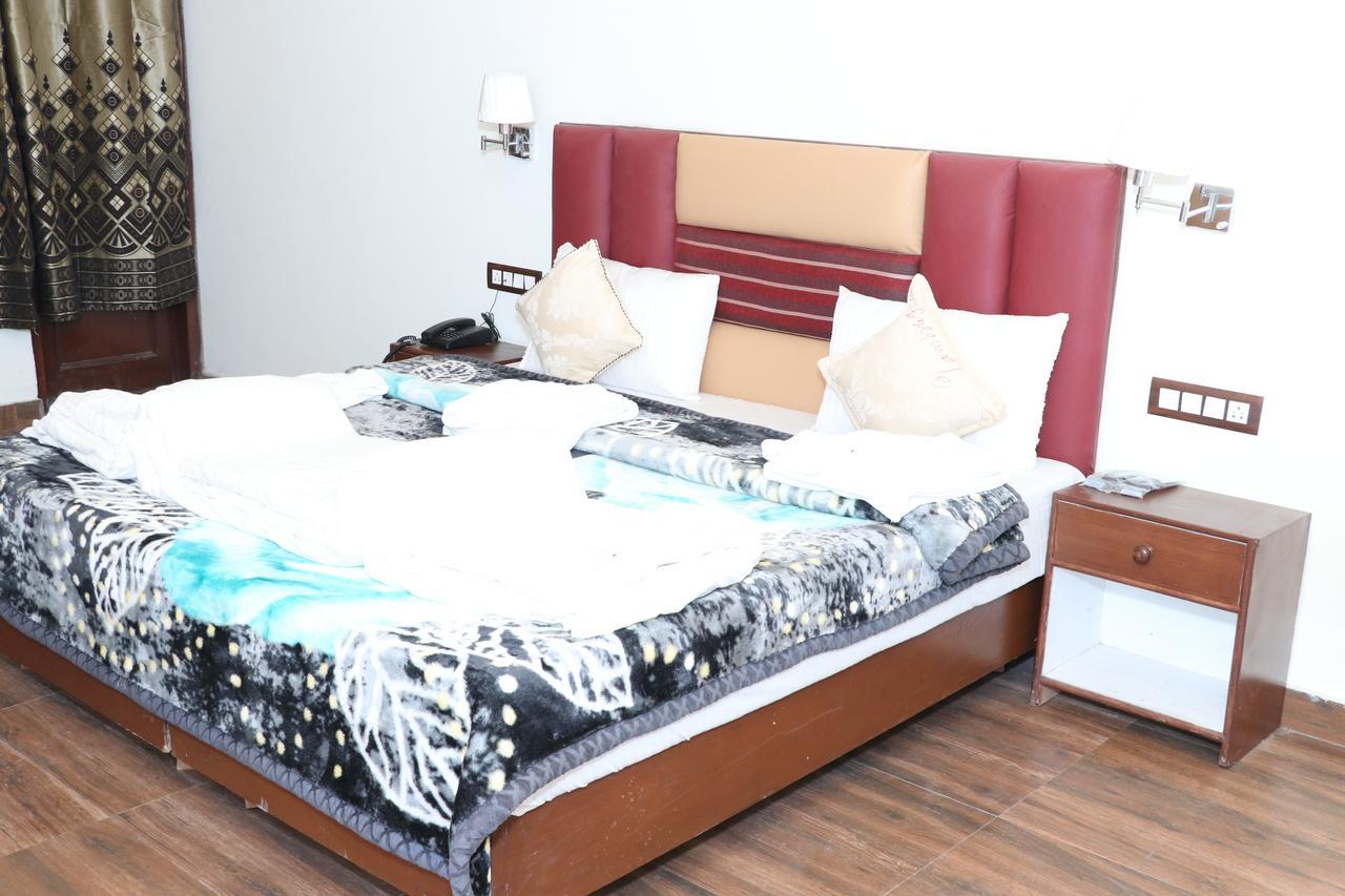 Hotel Green Tara Manāli Екстериор снимка