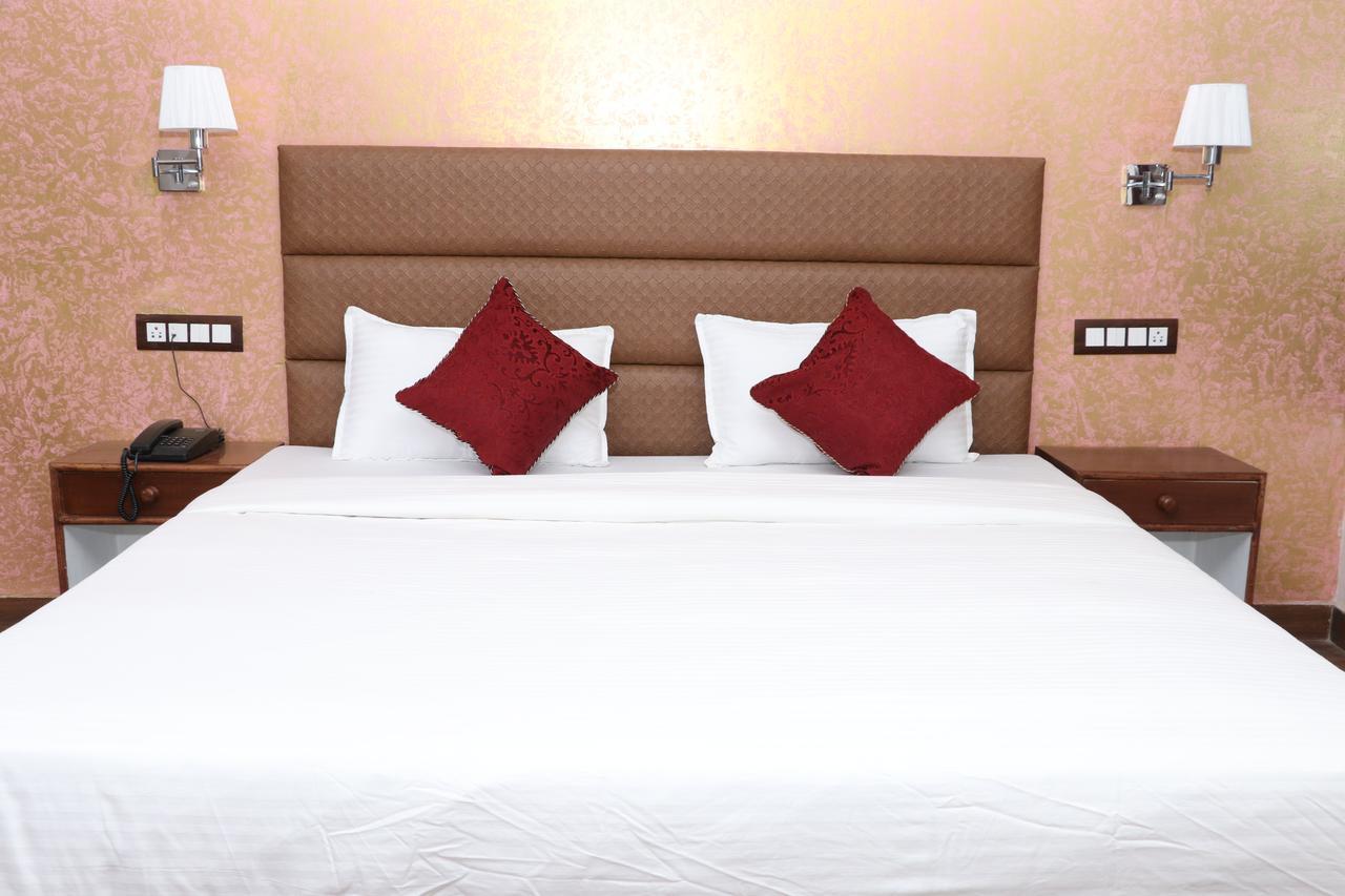Hotel Green Tara Manāli Екстериор снимка