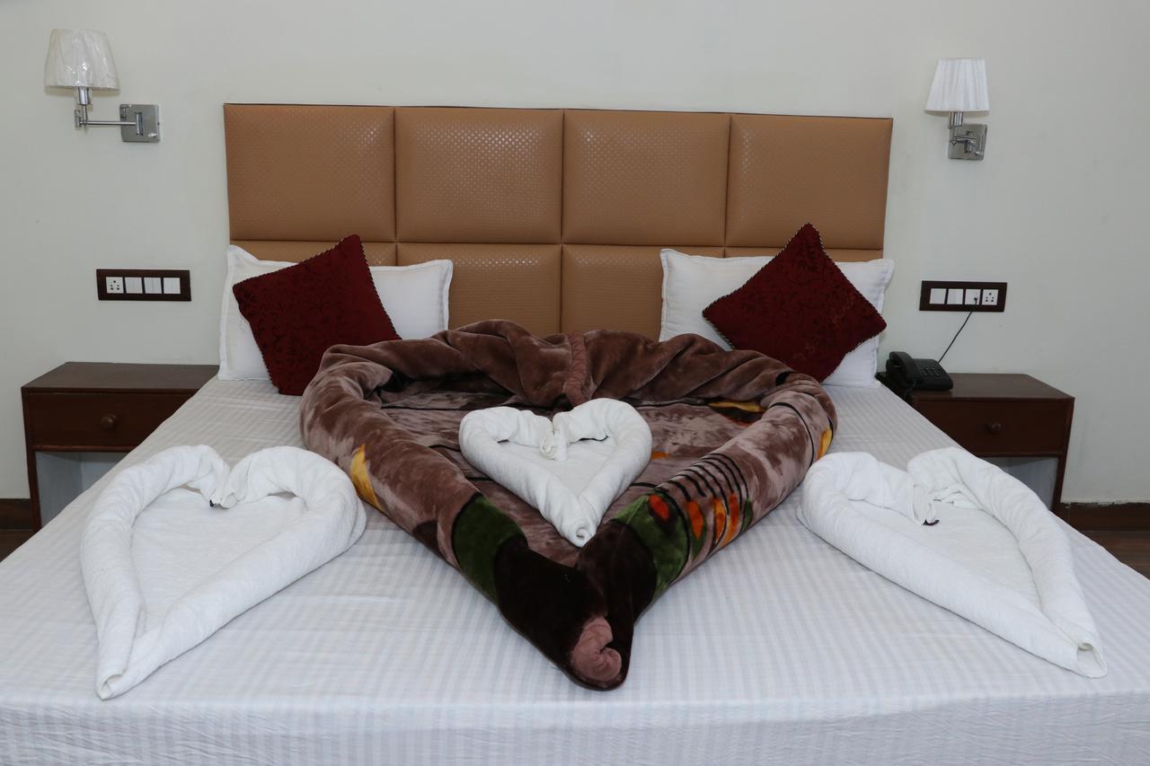 Hotel Green Tara Manāli Екстериор снимка