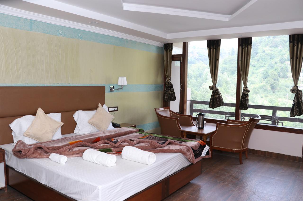 Hotel Green Tara Manāli Екстериор снимка
