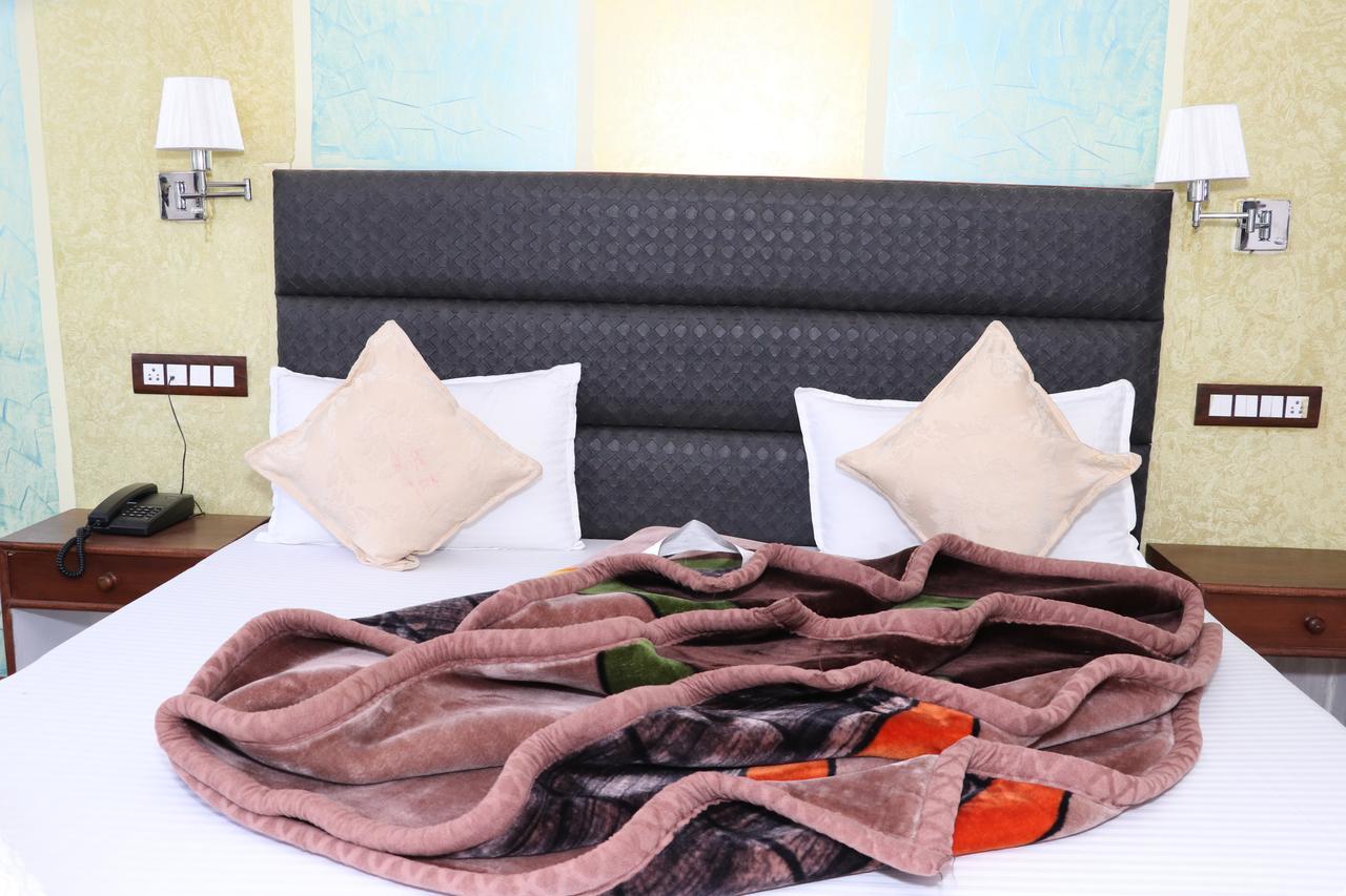 Hotel Green Tara Manāli Екстериор снимка
