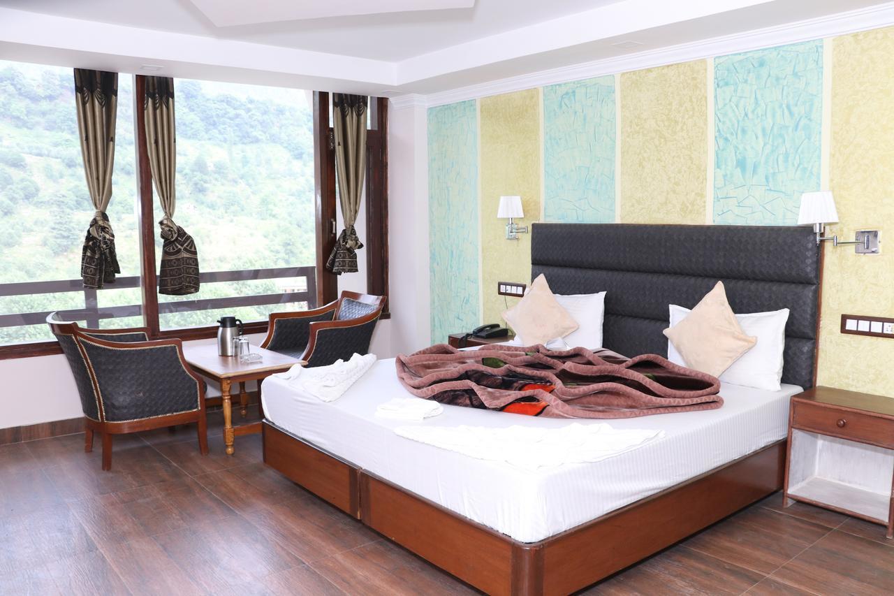 Hotel Green Tara Manāli Екстериор снимка